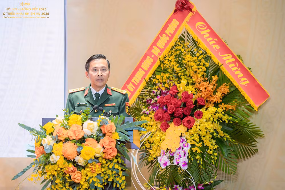 MB đón nhận Huân chương Lao động Hạng Ba -0