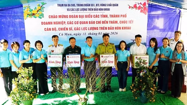 Agribank mang Xuân sớm đến đảo Hòn Khoai, Hòn Chuối trên biển đảo Tây Nam