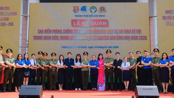 Tuổi trẻ Công an TP Hồ Chí Minh ra quân cao điểm, đảm bảo ANTT Tết Bính Ngọ 2026