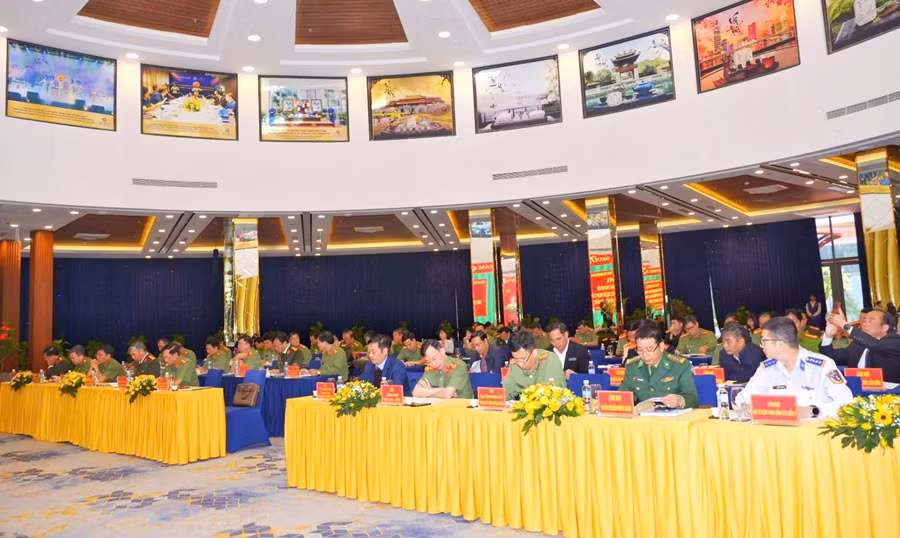 Phối hợp đấu tranh tội phạm tổ chức xuất, nhập cảnh trái phép phục vụ khai thác IUU -0