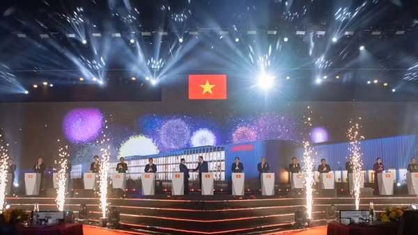 Phát lệnh khởi công Nhà máy chế tạo chip bán dẫn đầu tiên tại Việt Nam