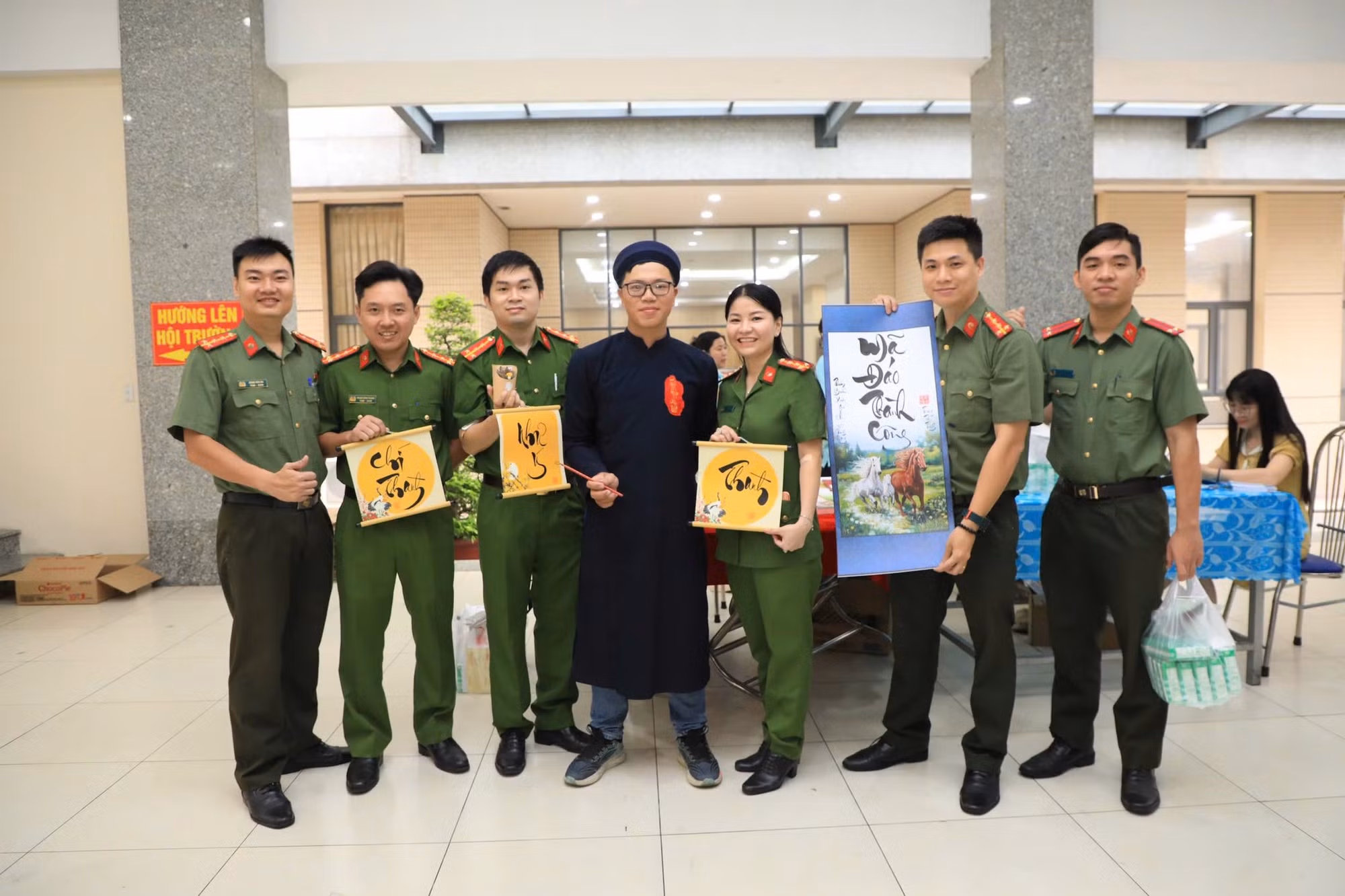Hơn 400 cán bộ, đoàn viên, thanh niên và CBCS Công an TP Hồ Chí Minh tham gia hiến máu -0