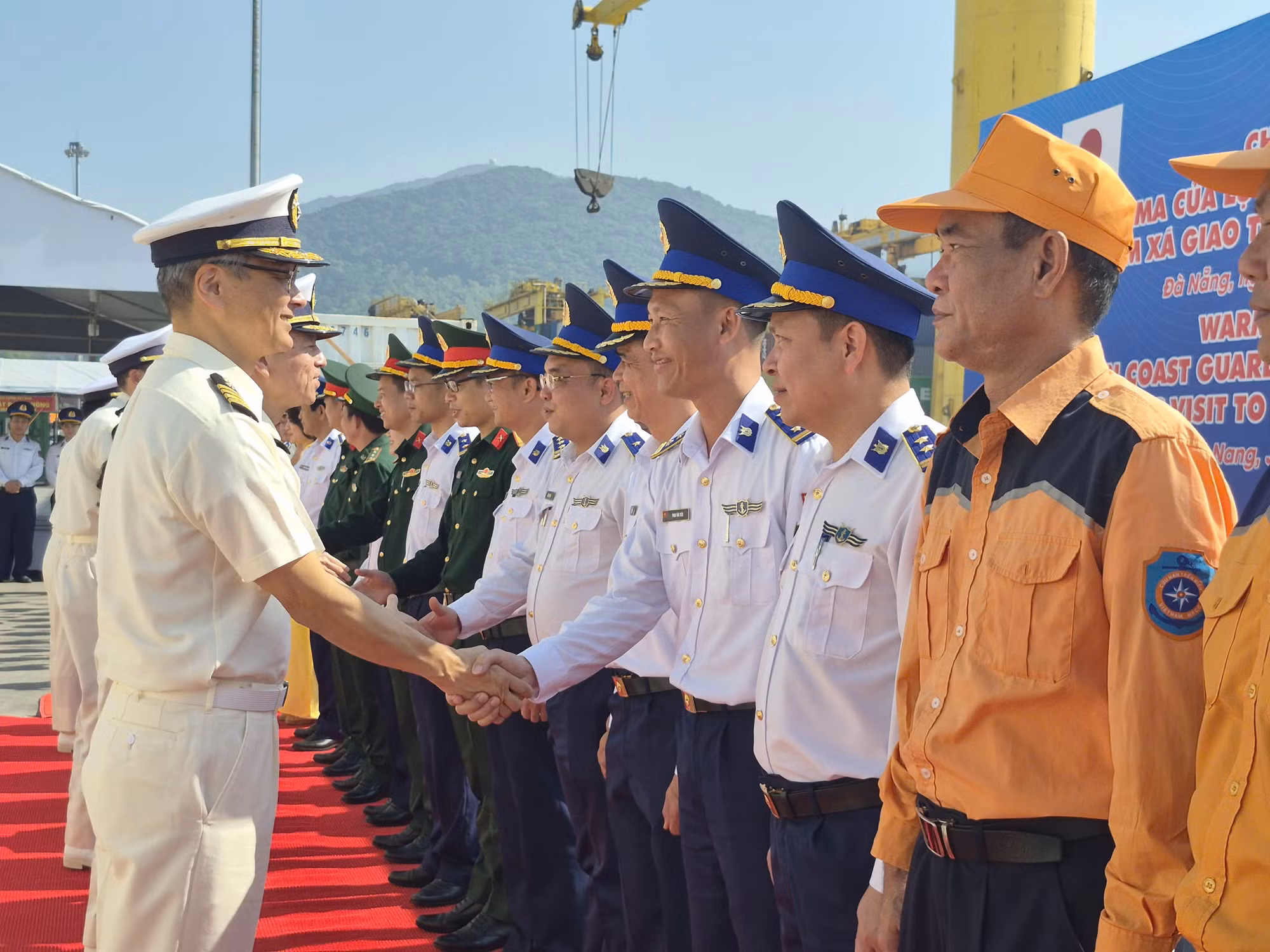 Tàu Lực lượng Bảo vệ bờ biển Nhật Bản thăm hữu nghị thành phố Đà Nẵng -2
