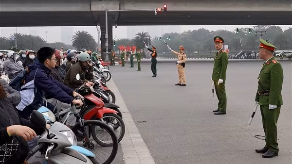 Công an Thủ đô đảm bảo an ninh, an toàn trong ngày đầu Đại hội lần thứ XIV
