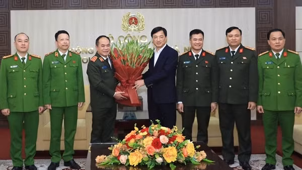 Bí thư Thành ủy Hà Nội làm việc với Đảng ủy Công an TP Hà Nội