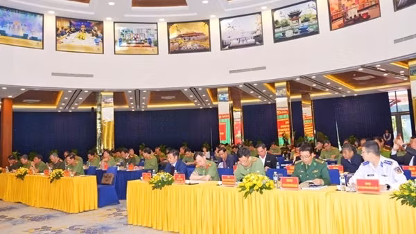 Phối hợp đấu tranh tội phạm tổ chức xuất, nhập cảnh trái phép phục vụ khai thác IUU