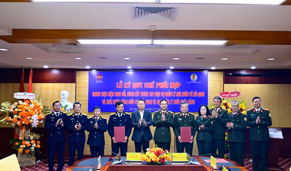 Cục Quản lý xuất nhập cảnh, Bộ Công an và Cục Hải quan, Bộ Tài chính tổ chức Lễ ký quy chế phối hợp -0