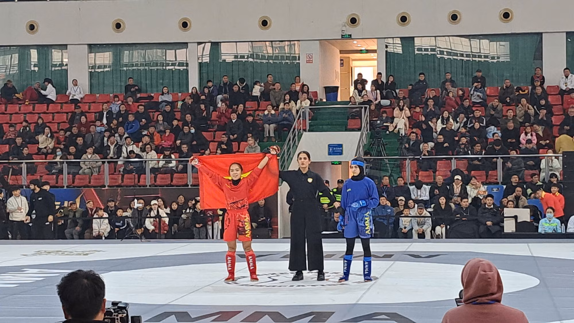 Lò Thị Phung: Cô giáo tiểu học và hành trình đến đỉnh MMA châu Á -0