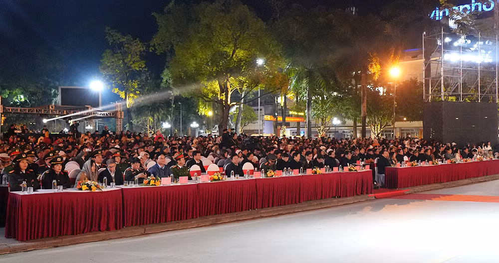 Chương trình nghệ thuật kỷ niệm 85 năm Ngày Bác Hồ về nước lãnh đạo cách mạng Việt Nam -0