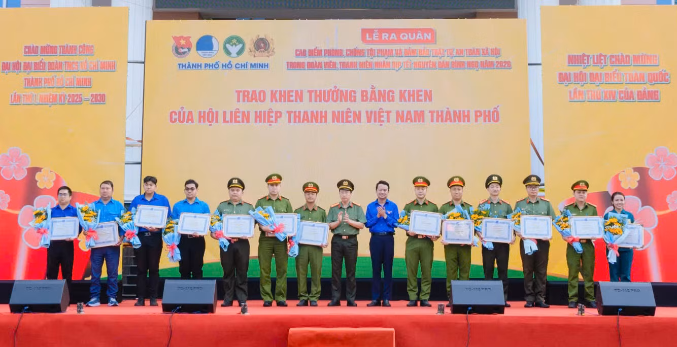 Tuổi trẻ Công an TP Hồ Chí Minh ra quân cao điểm, đảm bảo ANTT Tết Bính Ngọ 2026 -0
