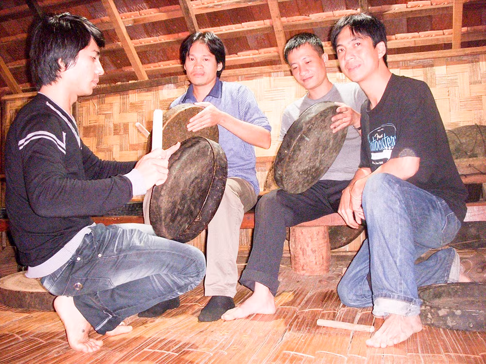 Trầm Tích hát -0