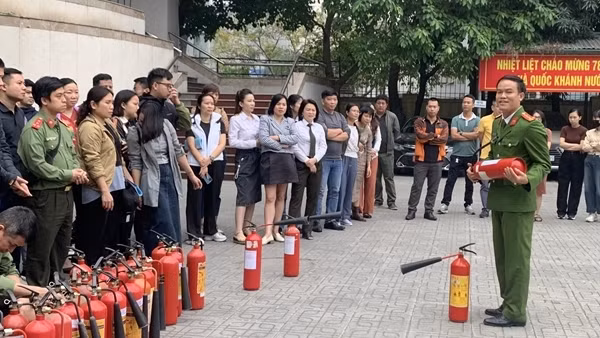 Cục Truyền thông CAND tập huấn nghiệp vụ phòng cháy chữa cháy và cứu nạn, cứu hộ