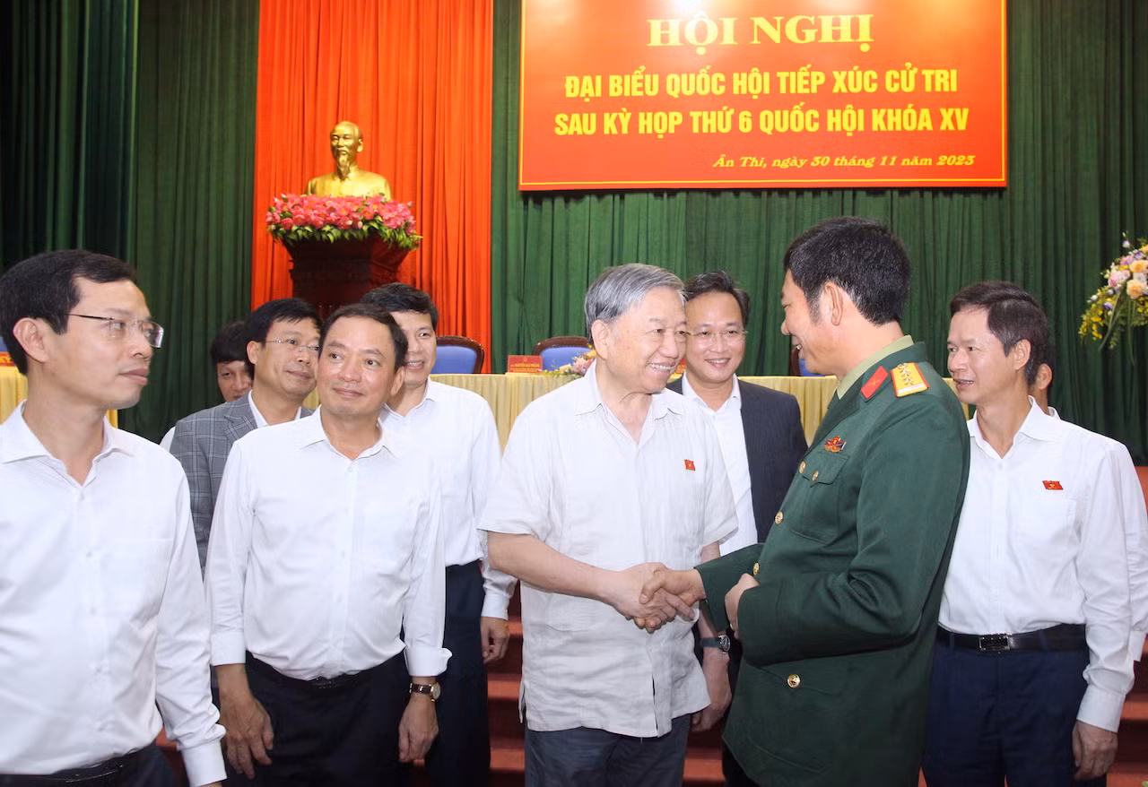 Kịp thời chuyển tải thông tin của Quốc hội đến với cử tri huyện Ân Thi, Hưng Yên -1
