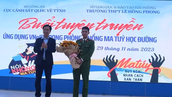 Đẩy mạnh ứng dụng VNeID trong phòng, chống ma tuý học đường