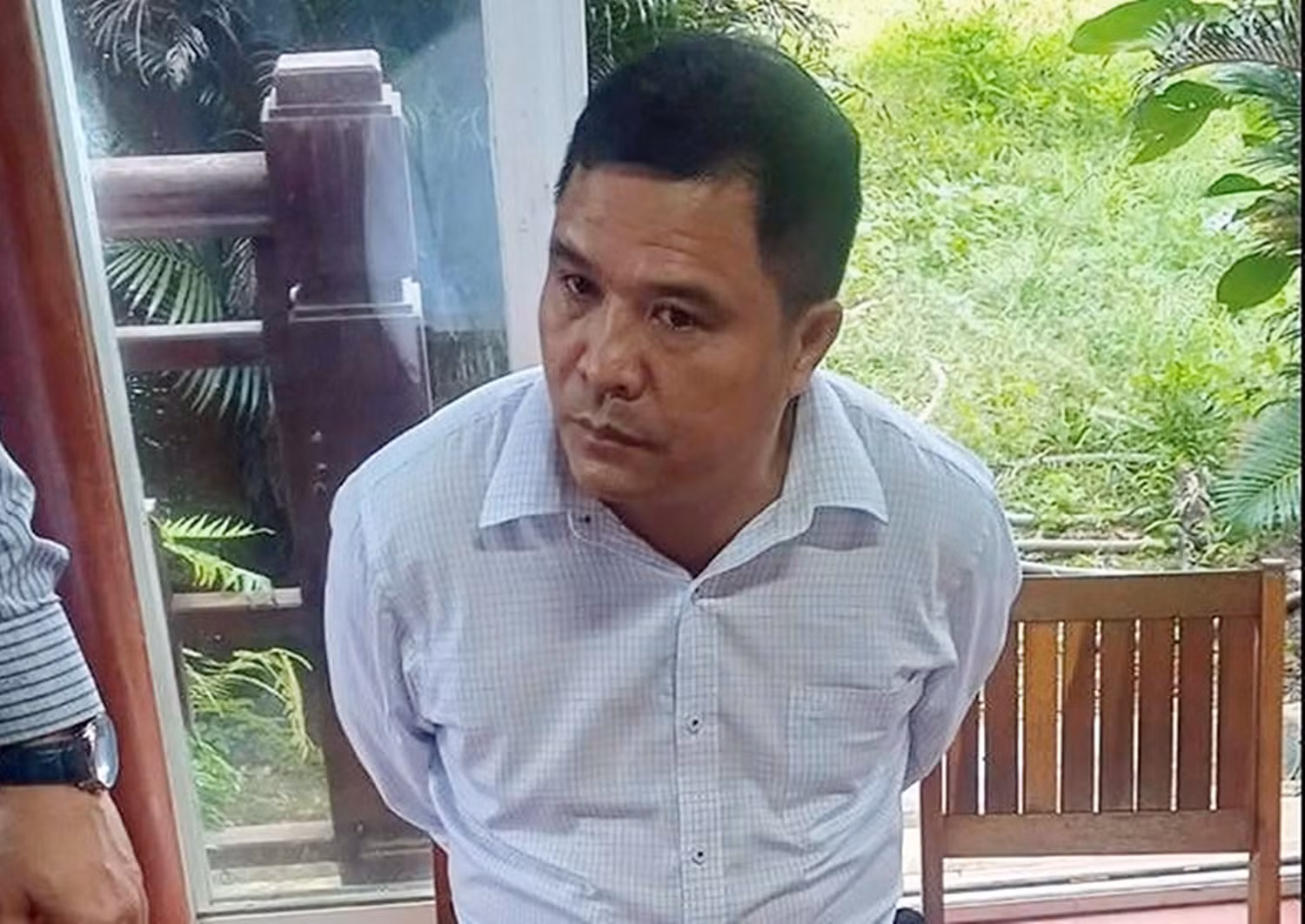 Dọa viết bài về sai phạm mỏ cát, cưỡng đoạt 9,8 triệu đồng -0