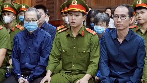 Cựu Giám đốc Bệnh viện Thủ Đức giãi bày “có trình độ, học cao, tưởng biết nhiều nhưng… không biết gì”!