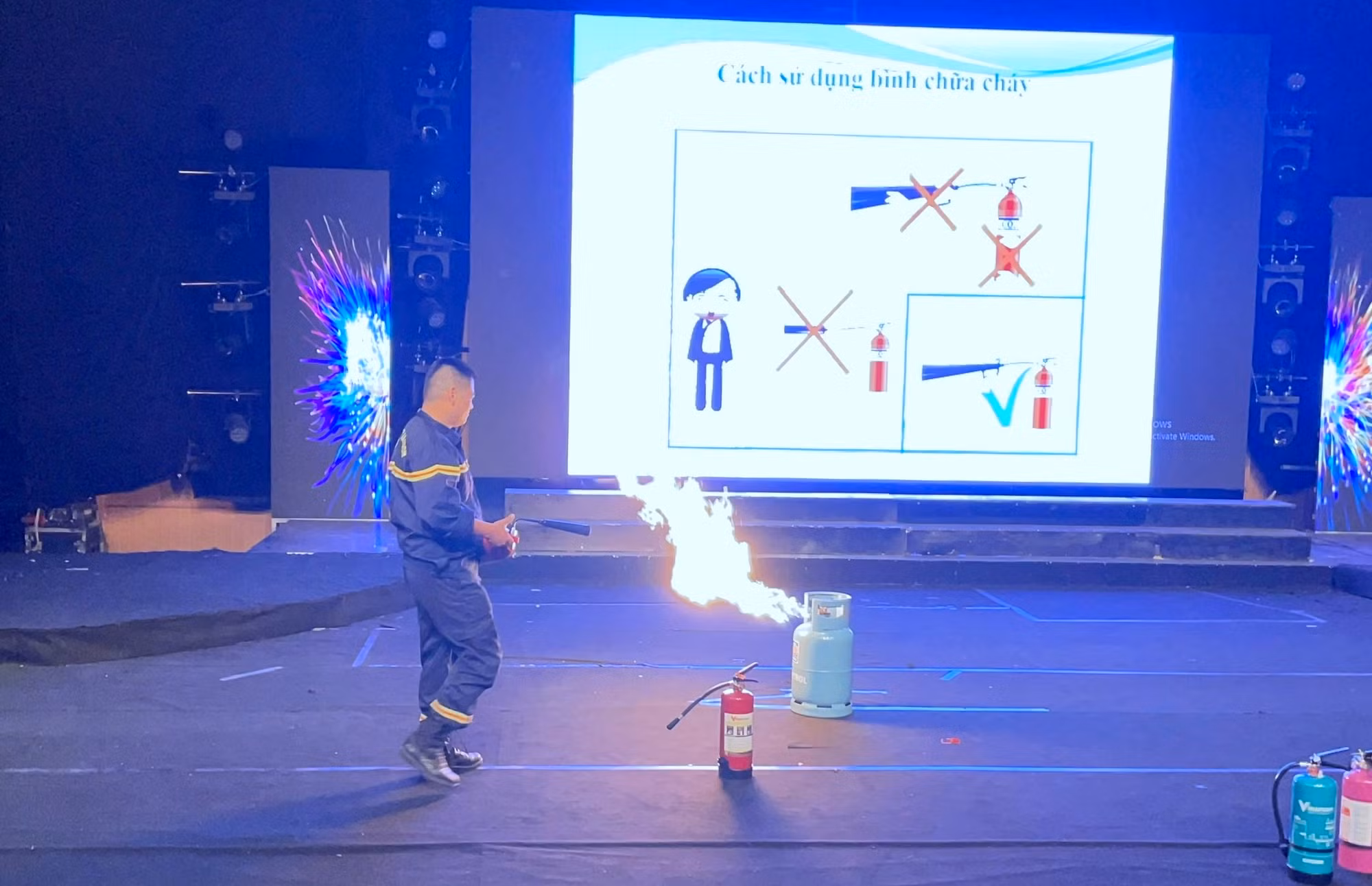 Cục Truyền thông CAND tập huấn nghiệp vụ phòng cháy chữa cháy và cứu nạn, cứu hộ -0