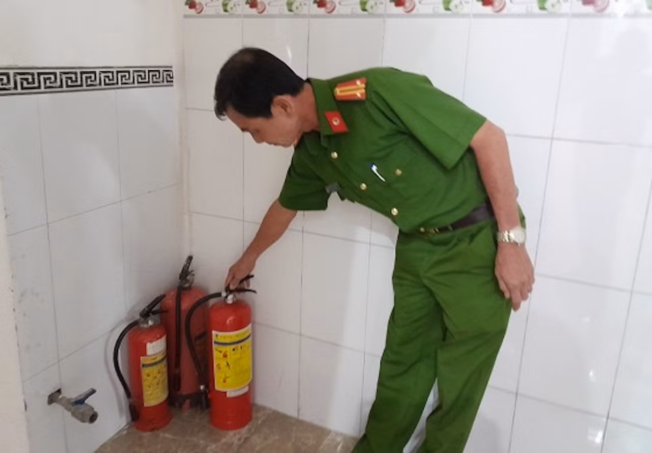 Đồng Tháp tăng cường kiểm tra công tác phòng cháy tại các cơ sở karaoke -0