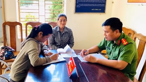 Vụ "vỡ họ" hàng trăm tỷ đồng: Nhiều người nhận tin nhắn tư vấn... lấy lại tiền