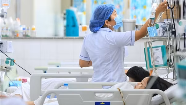 Bác sĩ cảnh báo nhiều bệnh nhi tái mắc sốt xuất huyết 2-3 lần