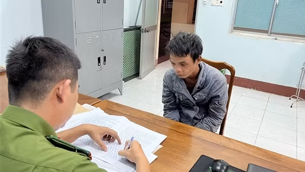Bắt giữ hai con nghiện có nhiều tiền án trộm cắp