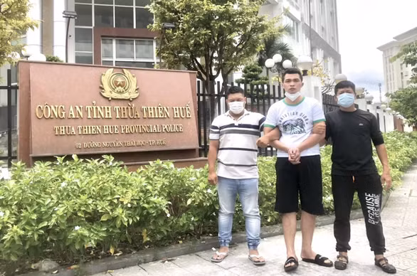 Đập hỏng tài sản cướp được để phi tang rồi tìm đường ra Huế lẩn trốn -0