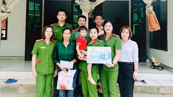 Lan tỏa chương trình ý nghĩa “Mẹ đỡ đầu”