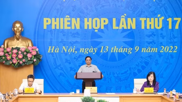 Thủ tướng yêu cầu tháo gỡ vướng mắc cho mua sắm thuốc và thiết bị y tế