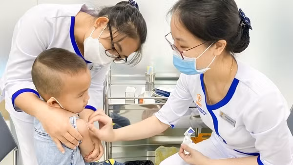 Do đâu thiếu vaccine sởi, bạch hầu?