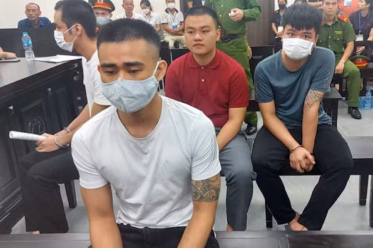 Dùng súng giải quyết mâu thuẫn, hai nhóm giang hồ lĩnh án nặng -0