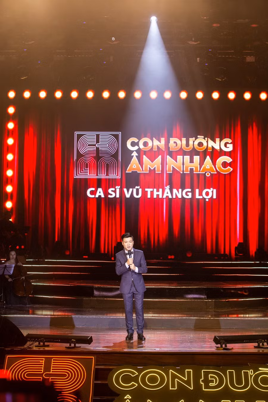ca sĩ vũ thắng lợi trong chưng trình con đường âm nhạc của anh.jpg -0