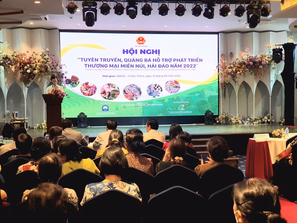 Quảng bá hỗ trợ phát triển thương mại miền núi, hải đảo -0