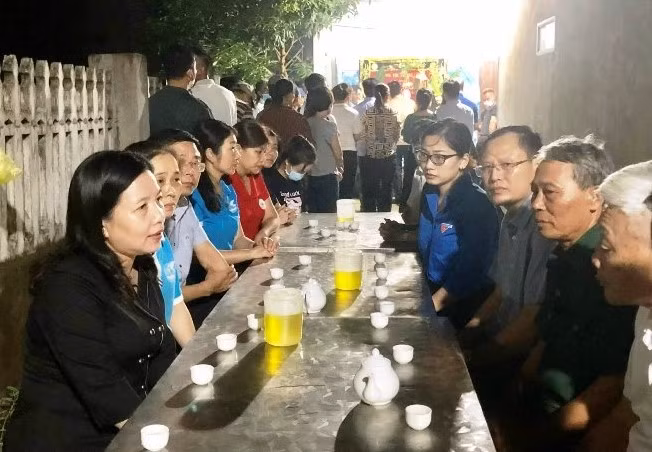 Rơi xuống hồ nuôi tôm, 3 nữ sinh lớp 7 tử vong -0