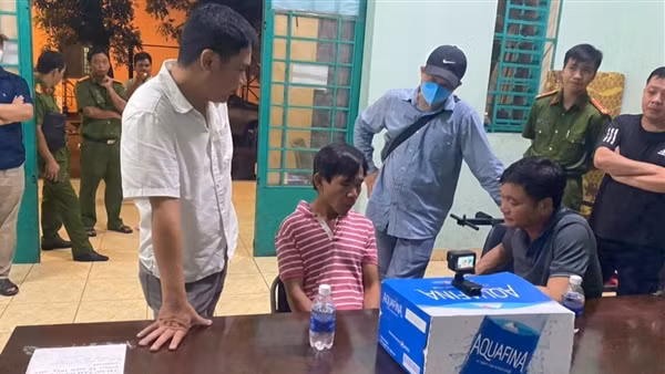 Lời khai của kẻ dùng súng cướp 800 triệu đồng tại ngân hàng
