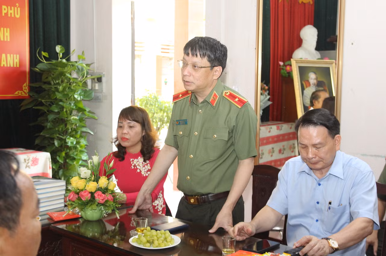 San sẻ yêu thương, giúp học sinh nghèo Nam Định vượt khó -0