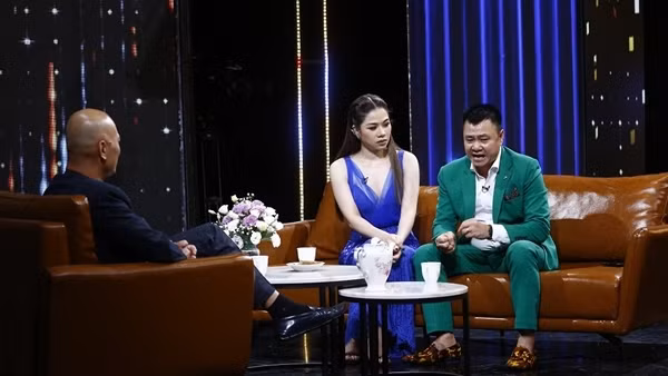 Tự Long "cướp diễn đàn" Long Vũ trong "Cuộc hẹn cuối tuần"