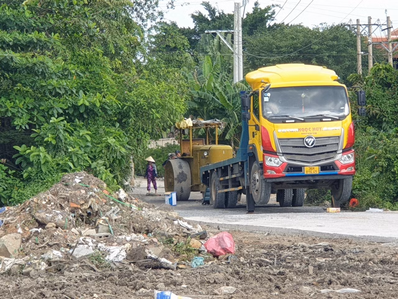 Tài xế xe lu tử vong từ một tai nạn hi hữu -0