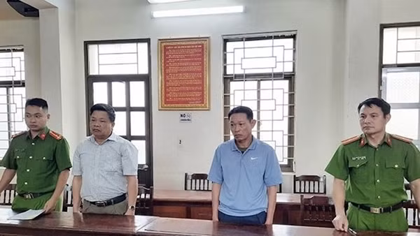 Chủ tịch xã chỉ đạo nhân viên lập khống hồ sơ, rút tiền chống dịch