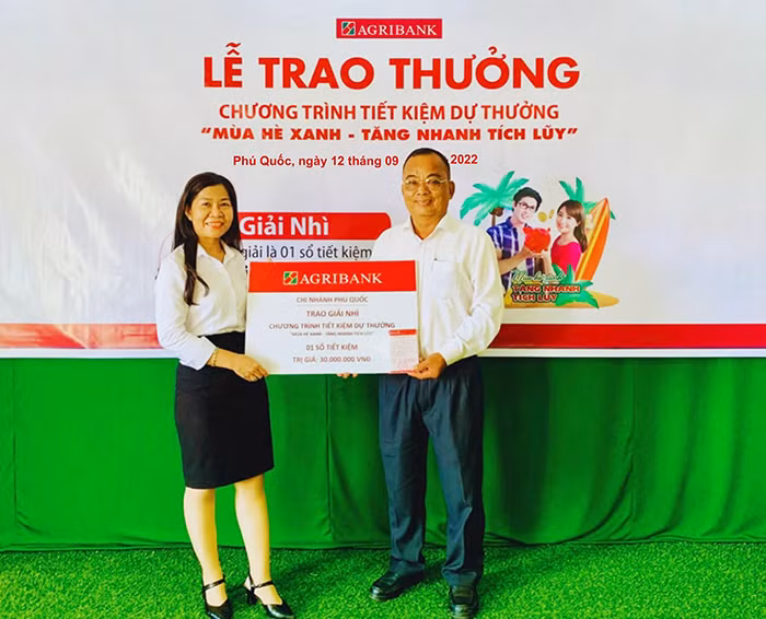 Agribank chi nhánh Phú Quốc trao thưởng chương trình tiết kiệm dự thưởng -0