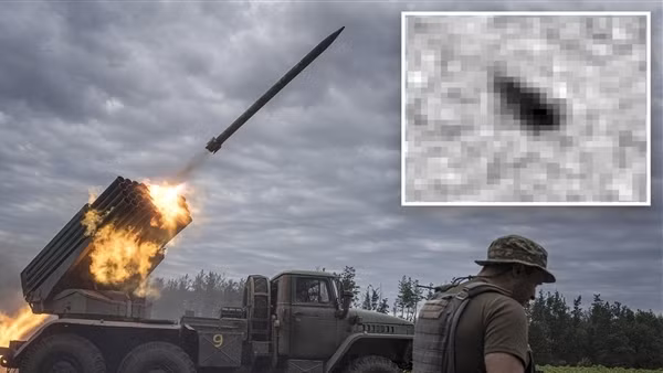 Giữa lúc chiến sự, Ukraine phát hiện UFO bay dày đặc trên bầu trời Kiev