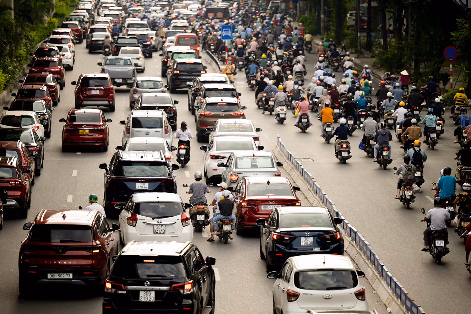 Hà Nội: Tiếp tục đề xuất kéo dài phân làn trên đường Nguyễn Trãi đến cuối năm -0