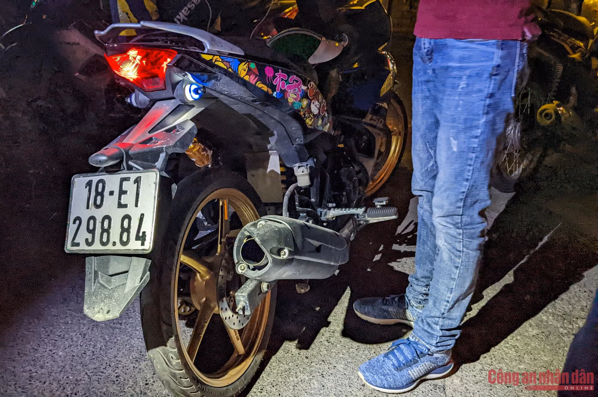 Đêm Trung thu không ngủ của Cảnh sát 141 hóa trang -6