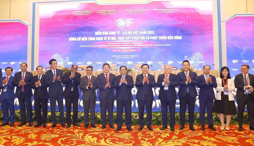 Củng cố nền tảng kinh tế vĩ mô, thúc đẩy phục hồi, phát triển bền vững -0