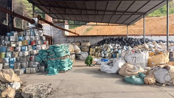 Bắt quả tang cơ sở vận hành lò đốt chất thải điện tử nguy hại quy mô lớn