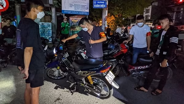 Cảnh sát 141 hóa trang "săn quái xế" đêm Trung thu