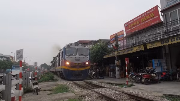 Xóa lối đi tự mở qua đường sắt: Khó triệt để nếu địa phương &nbsp;cứ làm ngơ