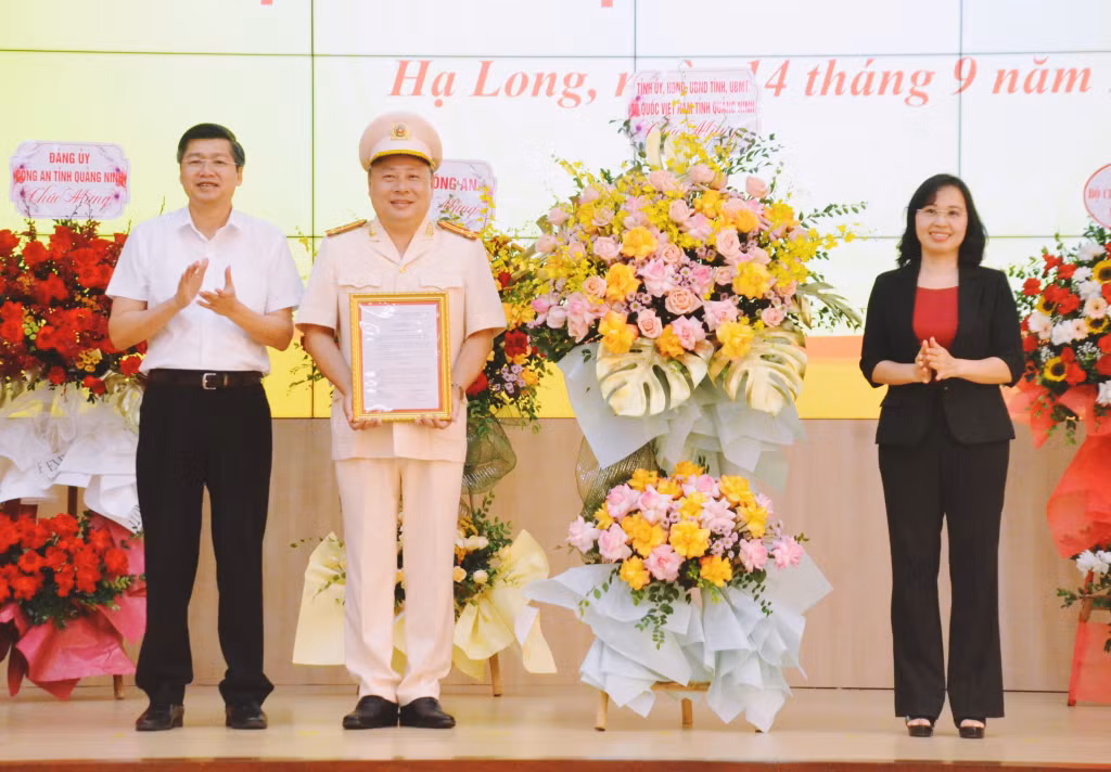 Công bố quyết định của Bộ trưởng Bộ Công an về công tác cán bộ tại Quảng Ninh -0