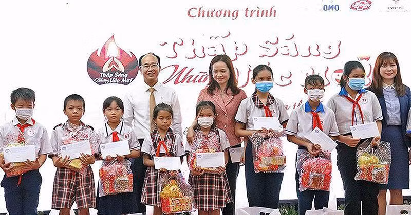 Hỗ trợ 13 tỷ đồng tặng hàng nghìn trẻ em có hoàn cảnh khó khăn -0