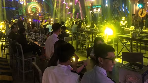 Hơn 100 khách dương tính với ma túy tại bar Tiktok ở Cà Mau
