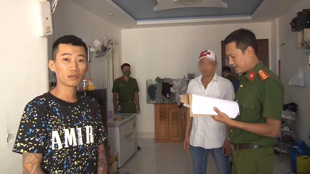 Đối tượng cho vay đi đòi tiền lãi, dùng kéo đâm liên tiếp vào người dân -0